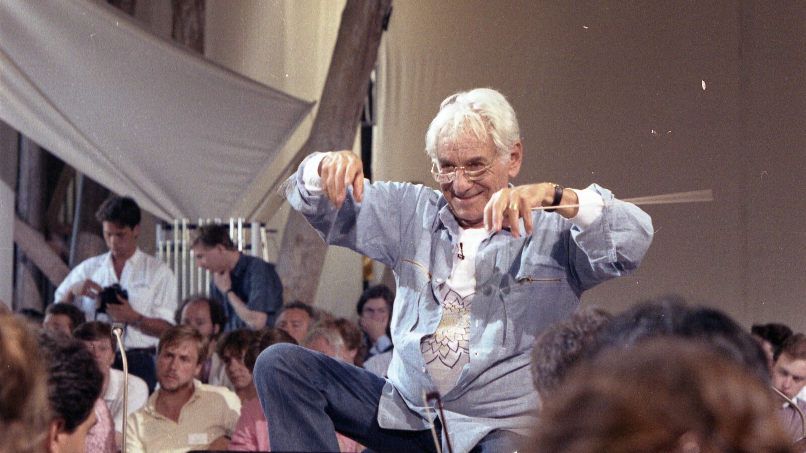 Filmstill: LEONARD BERNSTEIN – DAS ZERRISSENE GENIE