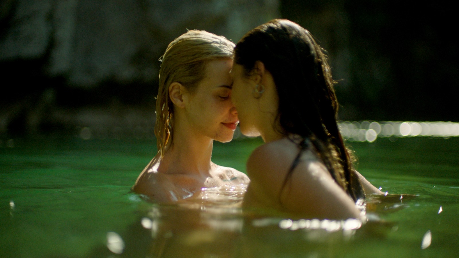 Filmstill: PinkPanorama: BEARCAVE