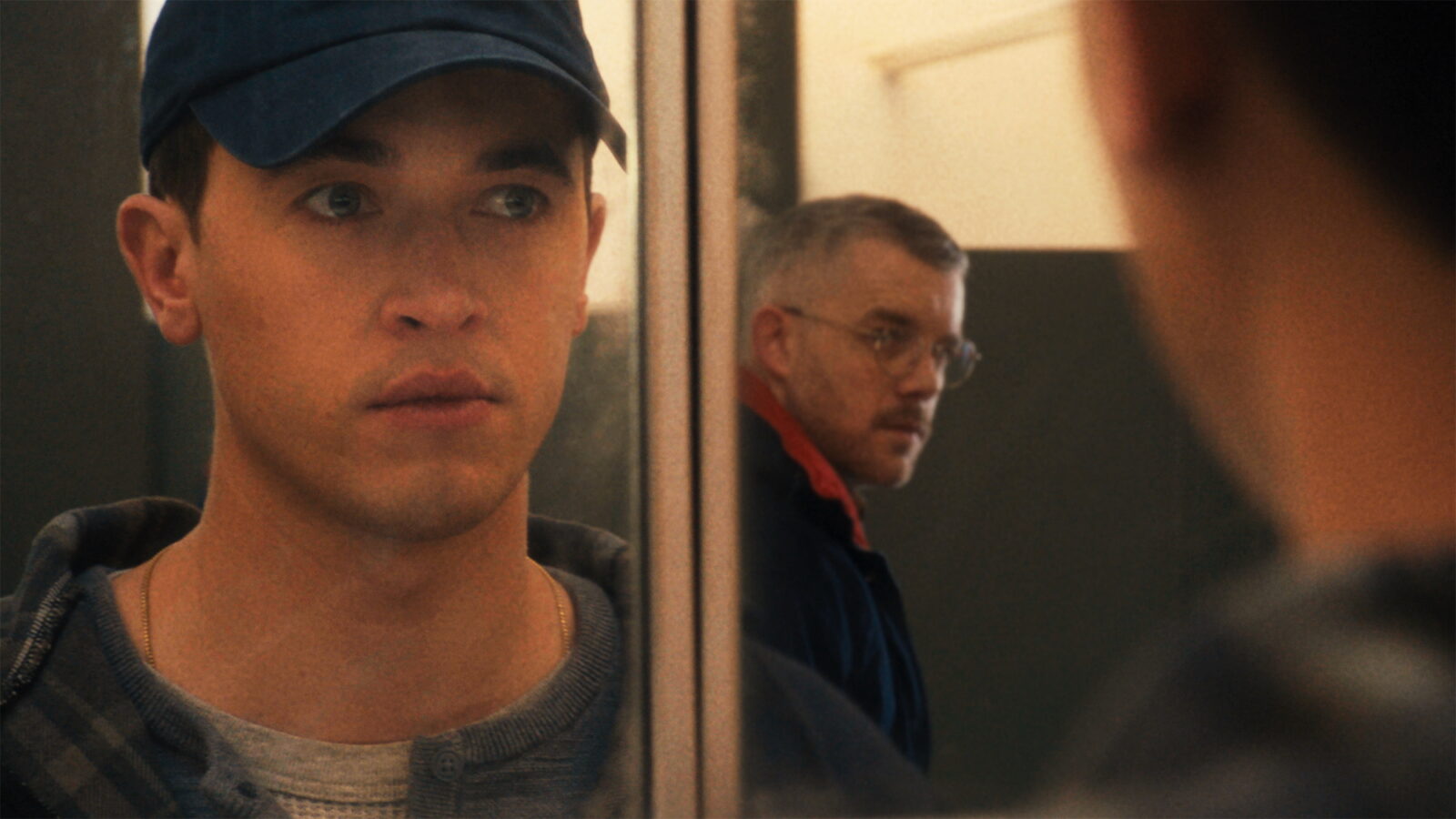 Filmstill: PinkPanorama: PLAINCLOTHES